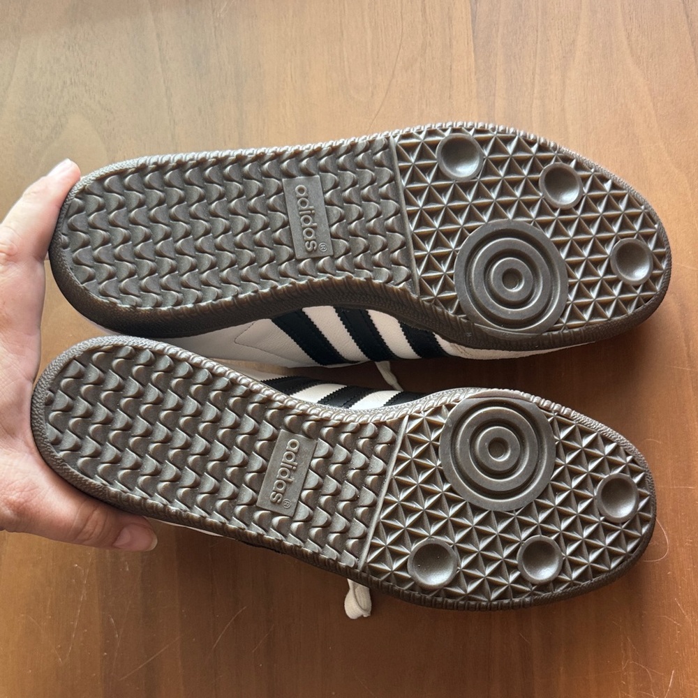 NEW Adidas White and Black Samba Sneakers - Picture 6 of 6